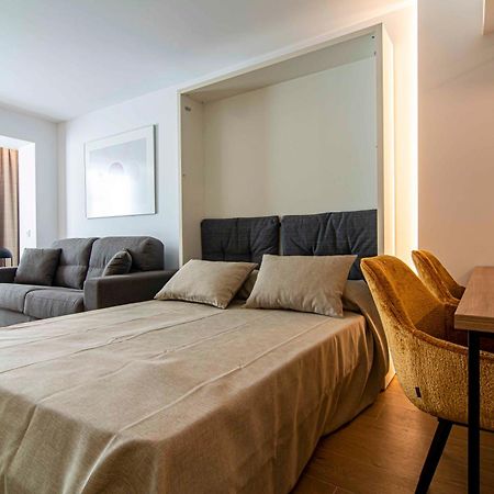 Apartamentos 1 Abril Málaga Kültér fotó