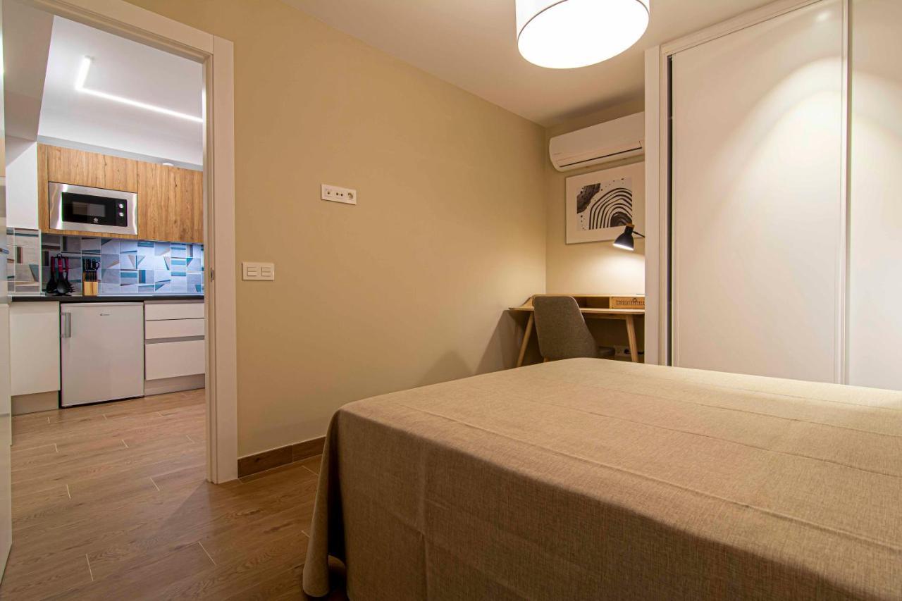 Apartamentos 1 Abril Málaga Kültér fotó