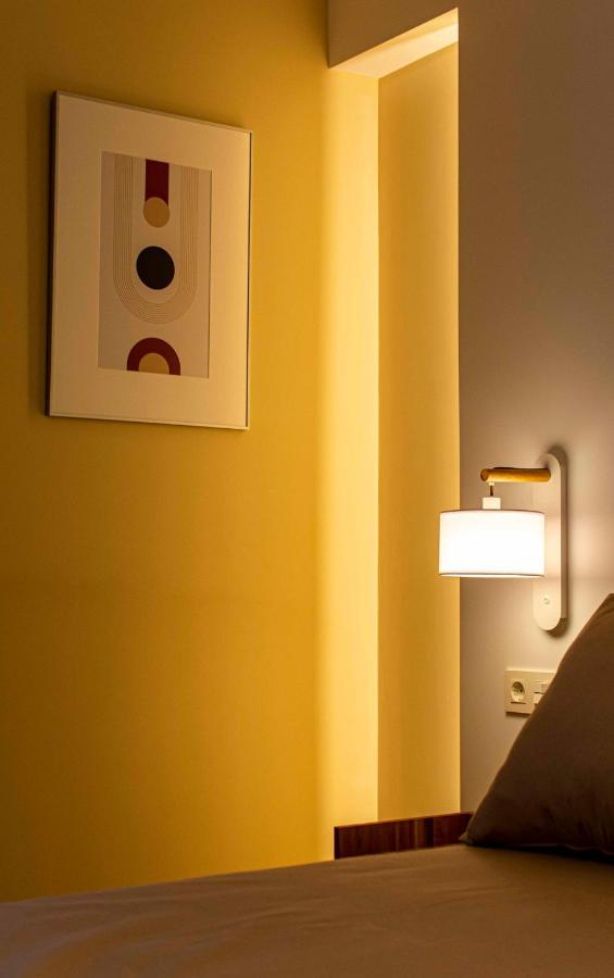 Apartamentos 1 Abril Málaga Kültér fotó