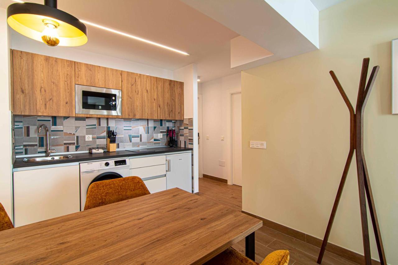 Apartamentos 1 Abril Málaga Kültér fotó