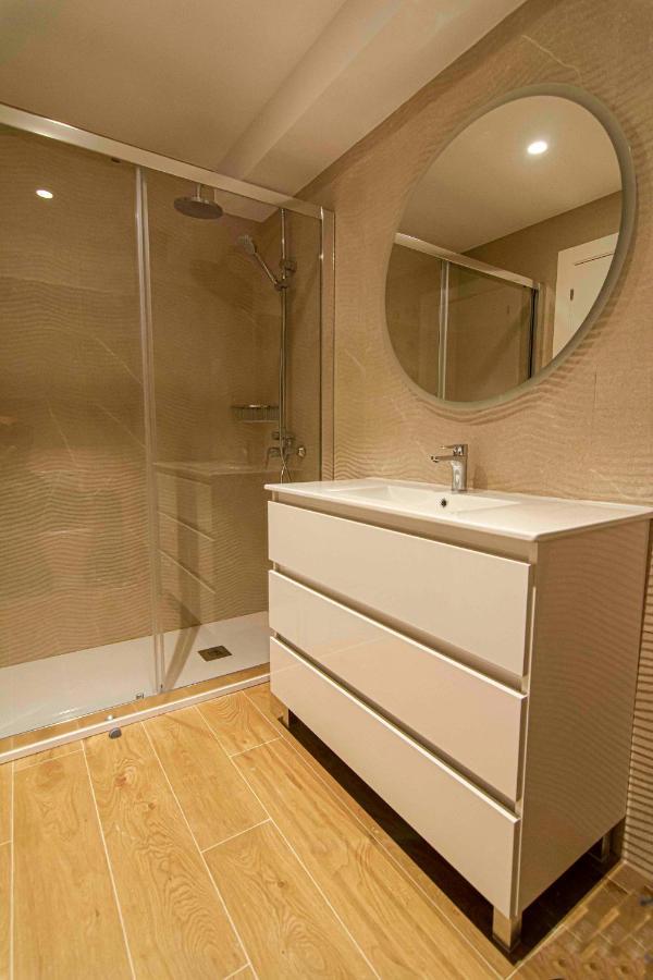 Apartamentos 1 Abril Málaga Kültér fotó