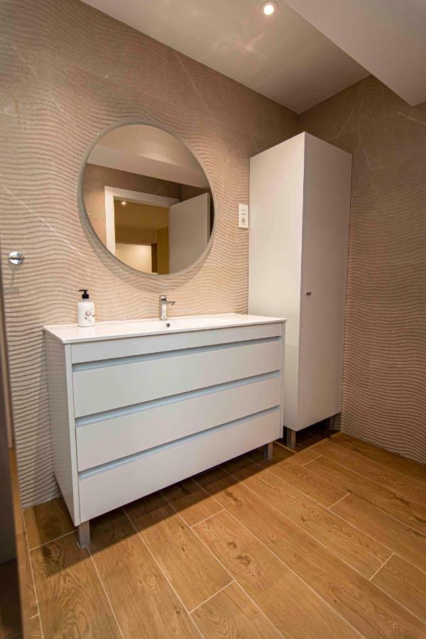 Apartamentos 1 Abril Málaga Kültér fotó