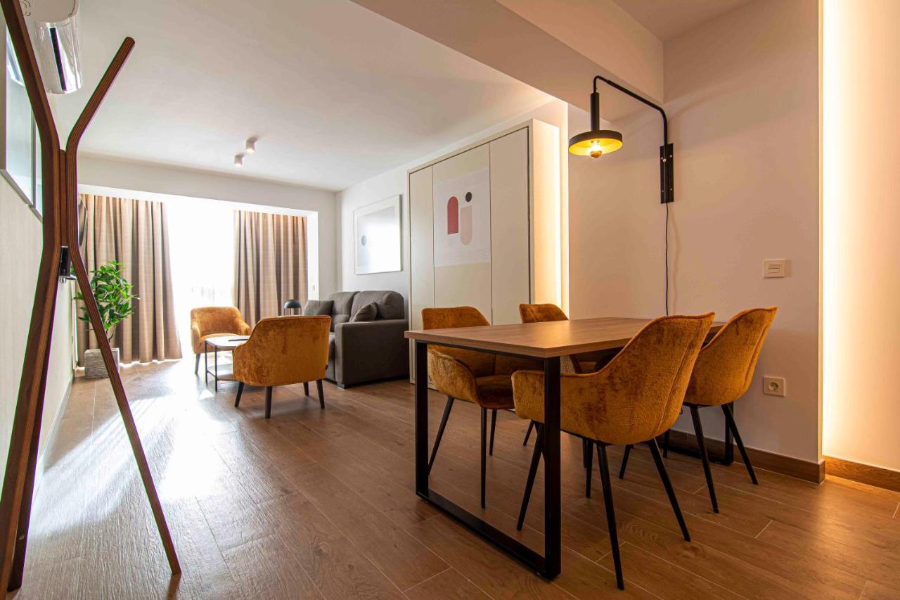 Apartamentos 1 Abril Málaga Kültér fotó