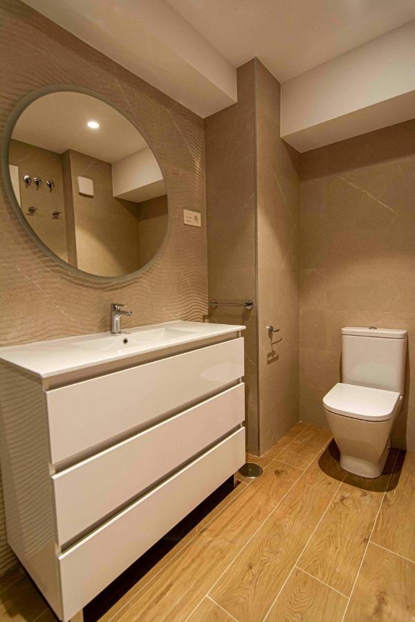Apartamentos 1 Abril Málaga Kültér fotó