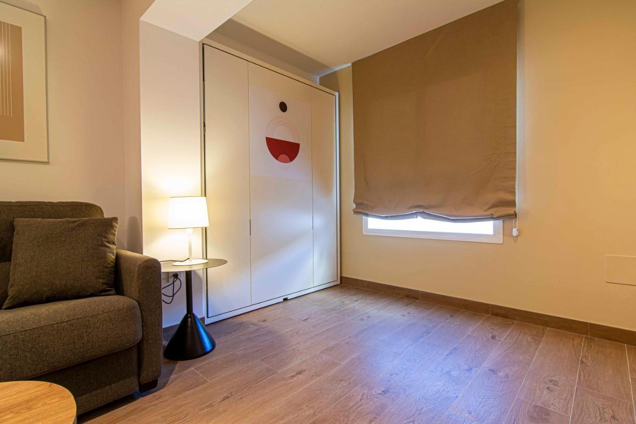 Apartamentos 1 Abril Málaga Kültér fotó