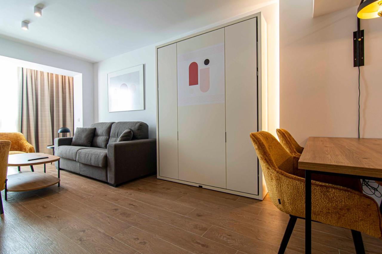 Apartamentos 1 Abril Málaga Kültér fotó