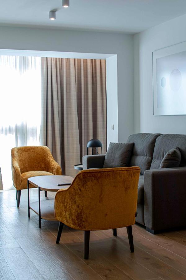 Apartamentos 1 Abril Málaga Kültér fotó