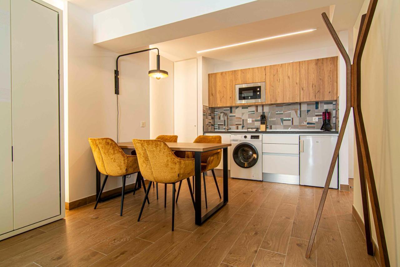 Apartamentos 1 Abril Málaga Kültér fotó