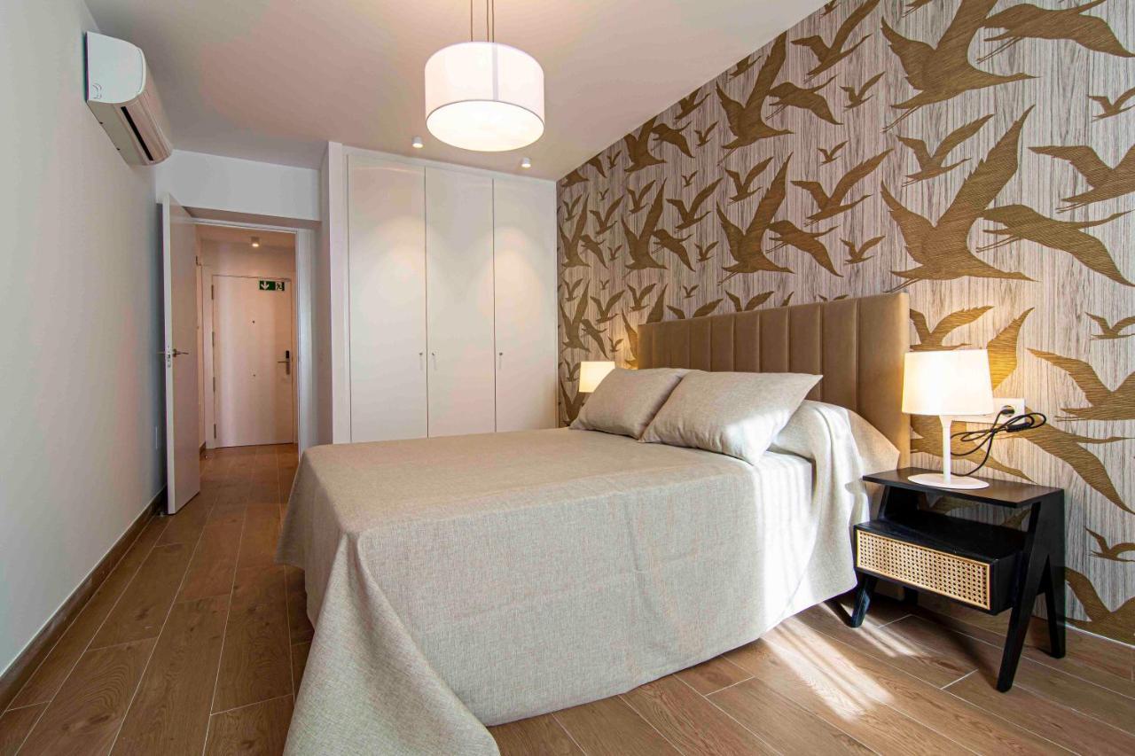 Apartamentos 1 Abril Málaga Kültér fotó